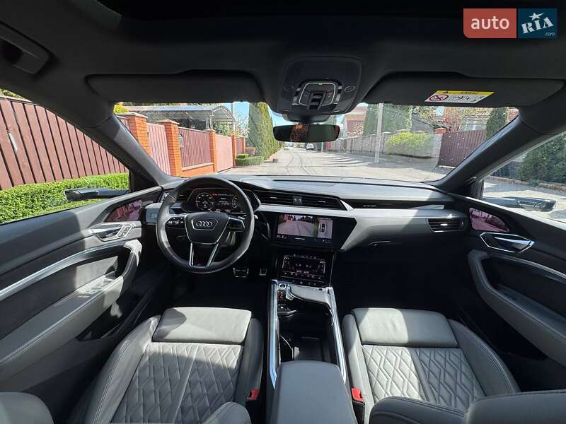 Внедорожник / Кроссовер Audi Q8 e-tron 2023 в Виннице