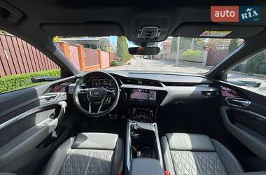 Внедорожник / Кроссовер Audi Q8 e-tron 2023 в 