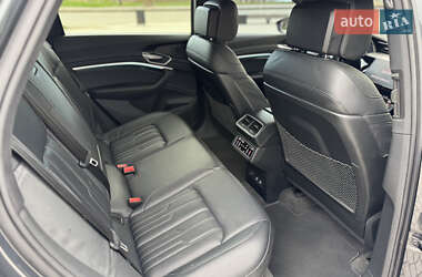 Внедорожник / Кроссовер Audi Q8 e-tron 2023 в 