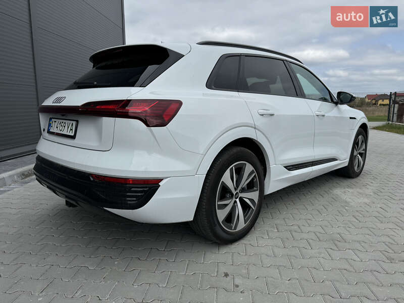 Позашляховик / Кросовер Audi Q8 e-tron 2023 в Івано-Франківську