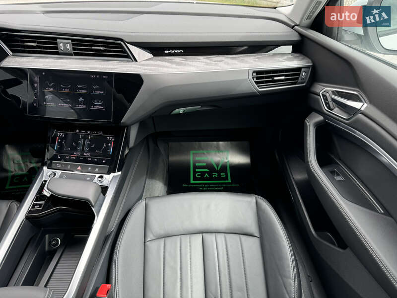 Позашляховик / Кросовер Audi Q8 e-tron 2023 в Івано-Франківську