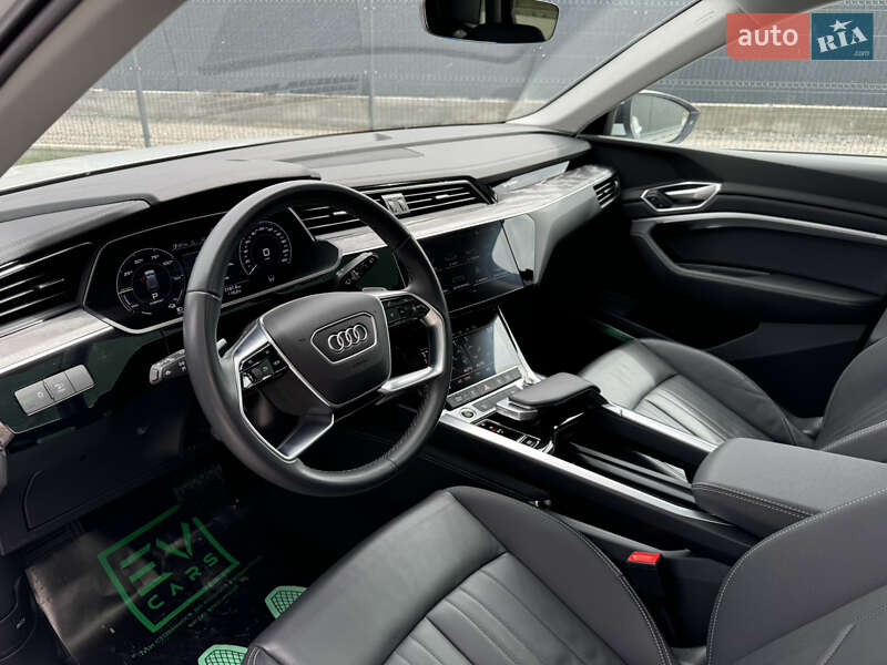 Позашляховик / Кросовер Audi Q8 e-tron 2023 в Івано-Франківську