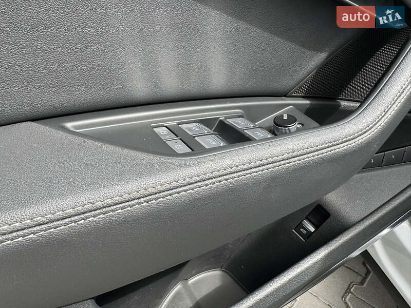Позашляховик / Кросовер Audi Q8 e-tron 2023 в Івано-Франківську