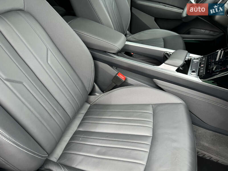 Позашляховик / Кросовер Audi Q8 e-tron 2023 в Івано-Франківську