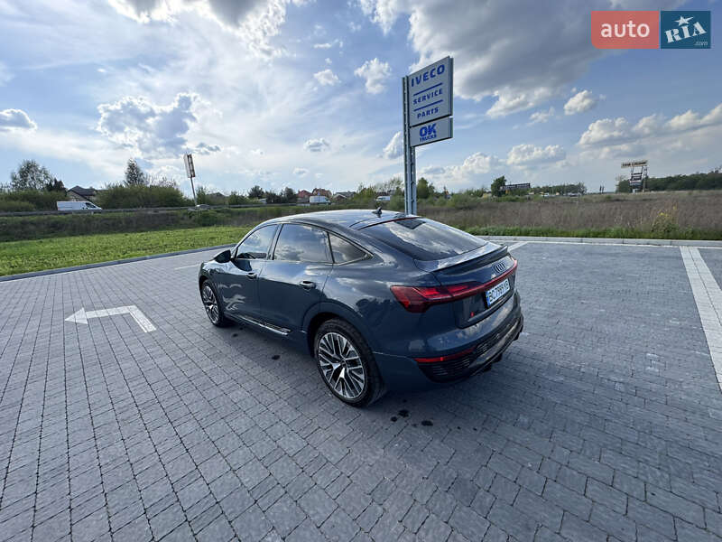 Позашляховик / Кросовер Audi Q8 e-tron 2023 в Львові