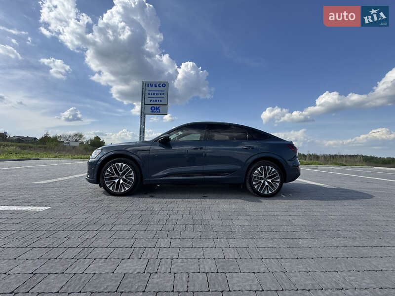 Позашляховик / Кросовер Audi Q8 e-tron 2023 в Львові