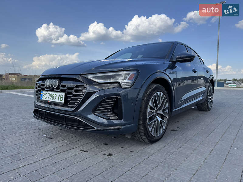 Позашляховик / Кросовер Audi Q8 e-tron 2023 в Львові