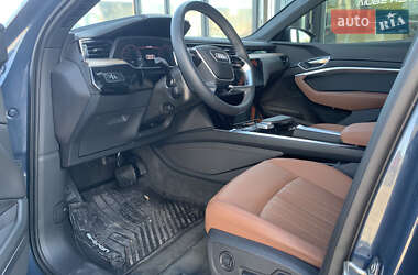 Внедорожник / Кроссовер Audi Q8 e-tron 2023 в 
