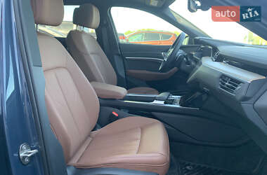 Внедорожник / Кроссовер Audi Q8 e-tron 2023 в 