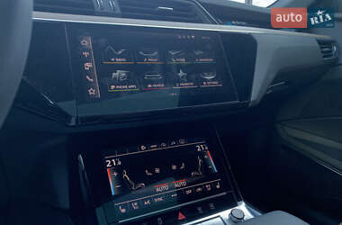 Внедорожник / Кроссовер Audi Q8 e-tron 2023 в 
