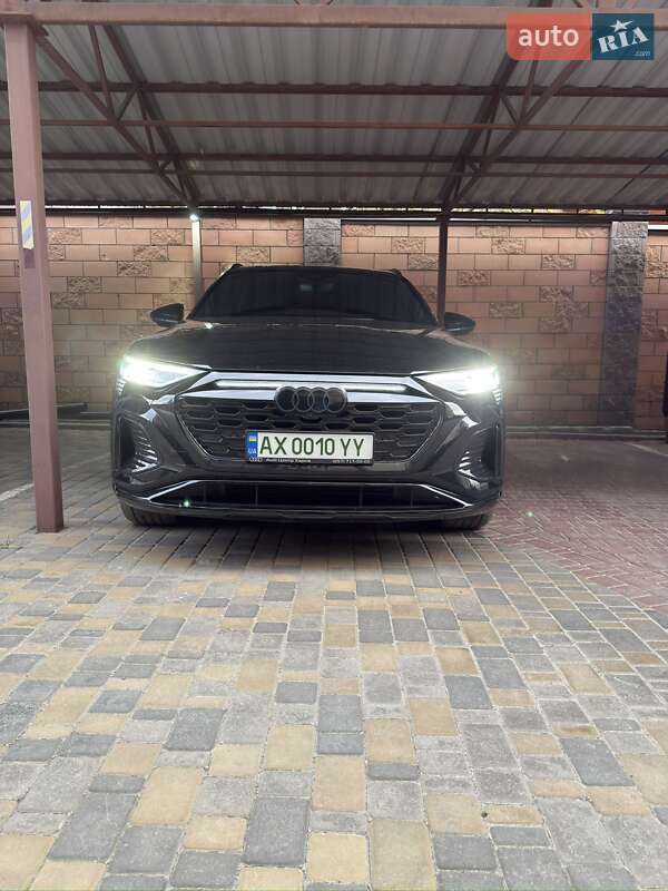 Внедорожник / Кроссовер Audi Q8 e-tron 2023 в Харькове