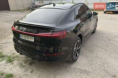 Внедорожник / Кроссовер Audi Q8 e-tron 2023 в 