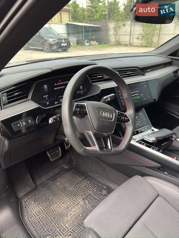 Внедорожник / Кроссовер Audi Q8 e-tron 2023 в Харькове