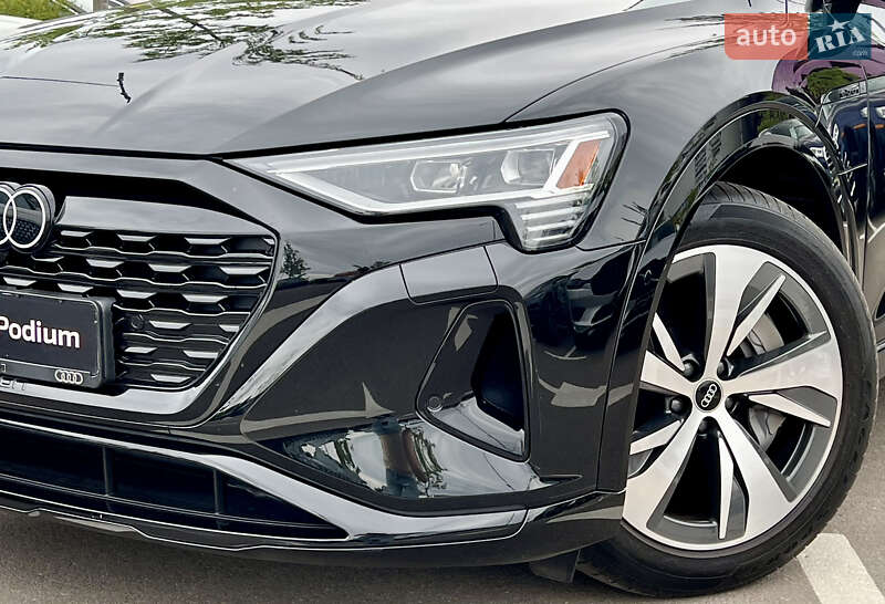 Позашляховик / Кросовер Audi Q8 e-tron 2023 в Києві