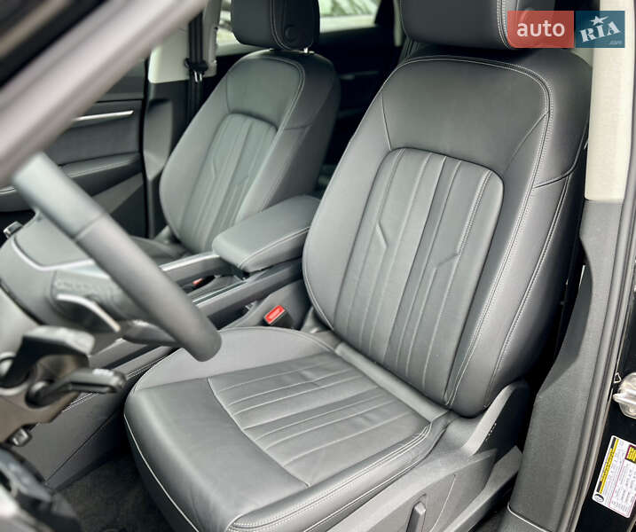 Позашляховик / Кросовер Audi Q8 e-tron 2023 в Києві