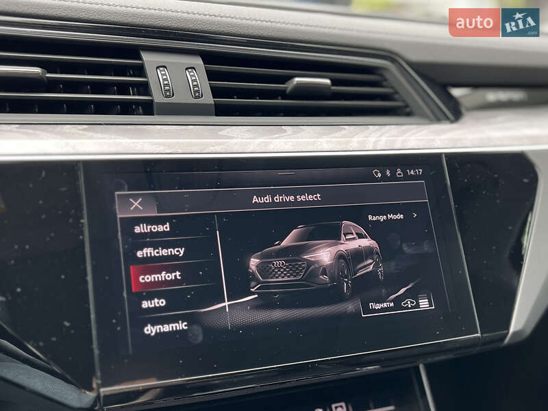 Позашляховик / Кросовер Audi Q8 e-tron 2023 в Києві
