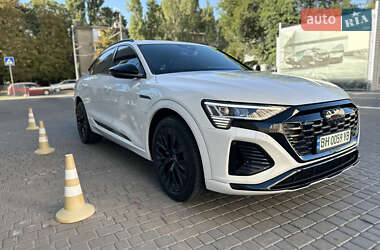 Внедорожник / Кроссовер Audi Q8 e-tron 2023 в 