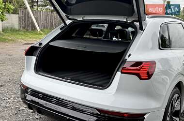 Внедорожник / Кроссовер Audi Q8 e-tron 2024 в 
