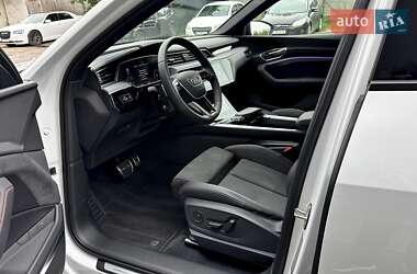 Внедорожник / Кроссовер Audi Q8 e-tron 2024 в 