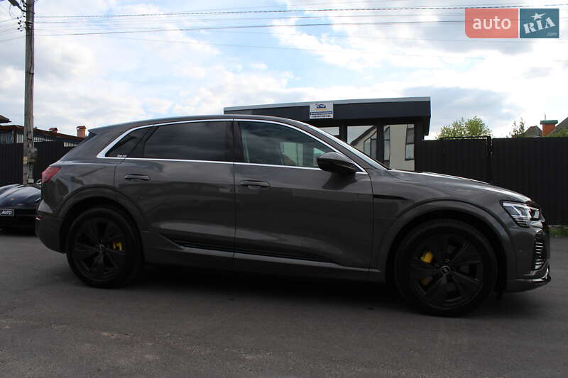 Внедорожник / Кроссовер Audi Q8 e-tron 2023 в Киеве фото 17 Внедорожник / Кроссовер Audi Q8 e-tron 2023 в Киеве