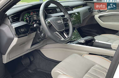 Внедорожник / Кроссовер Audi Q8 e-tron 2024 в 