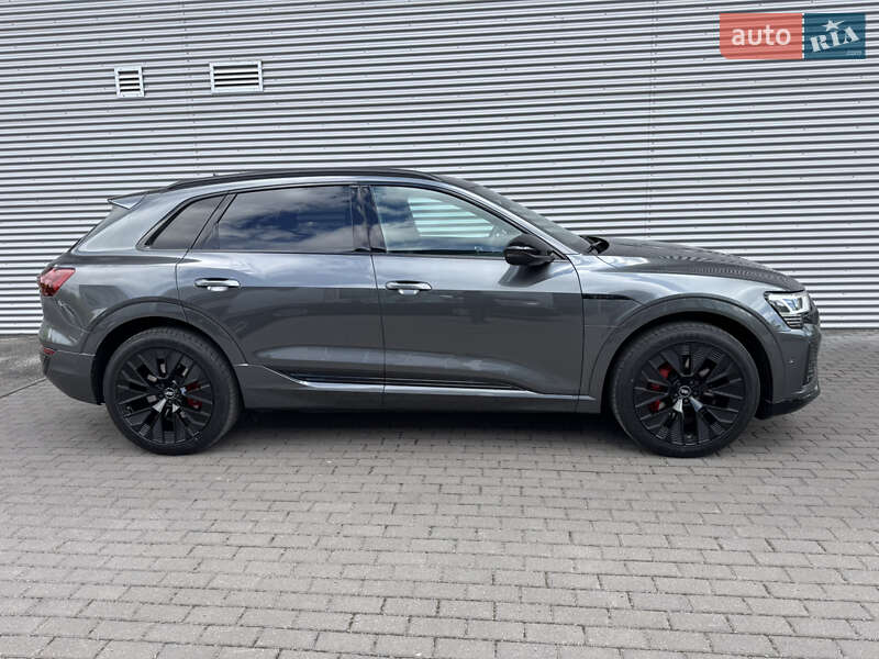 Внедорожник / Кроссовер Audi Q8 e-tron 2023 в Ровно
