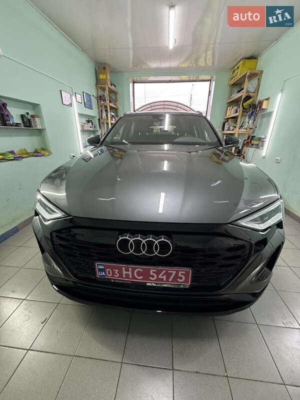 Внедорожник / Кроссовер Audi Q8 e-tron 2023 в Ровно