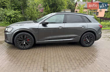 Внедорожник / Кроссовер Audi Q8 e-tron 2023 в 
