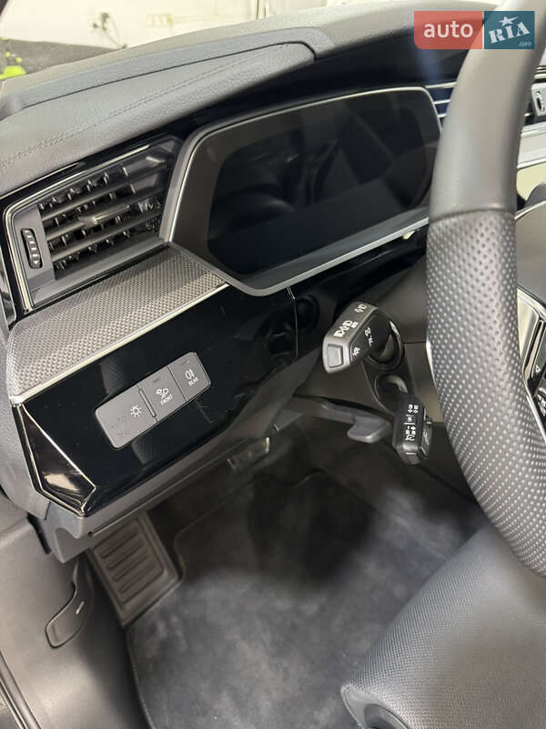 Внедорожник / Кроссовер Audi Q8 e-tron 2023 в Ровно
