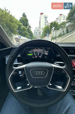 Внедорожник / Кроссовер Audi Q8 e-tron 2023 в 