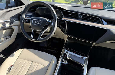 Внедорожник / Кроссовер Audi Q8 e-tron 2023 в 