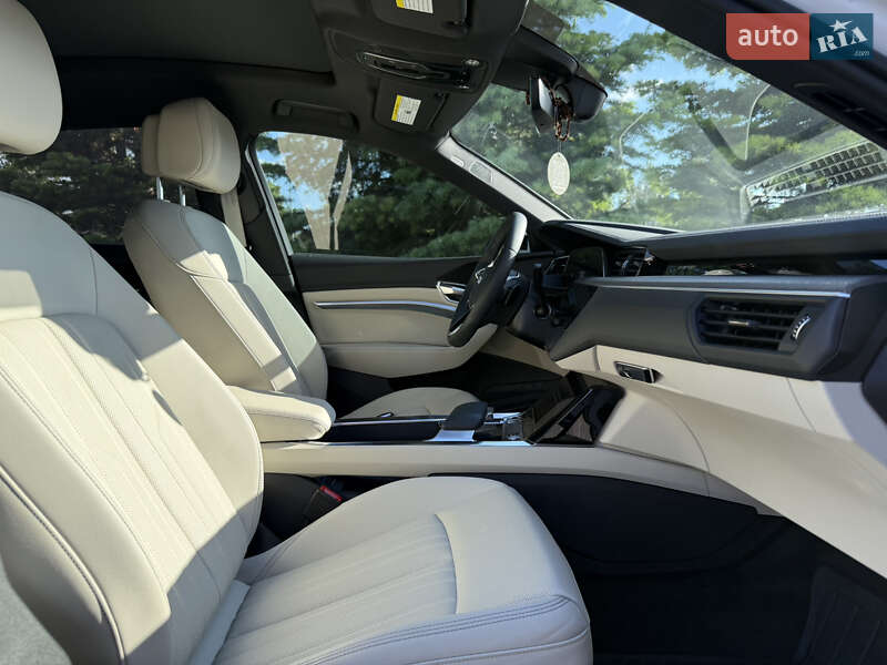 Внедорожник / Кроссовер Audi Q8 e-tron 2023 в Одессе