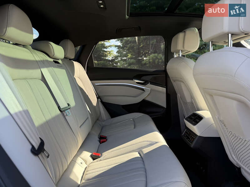 Внедорожник / Кроссовер Audi Q8 e-tron 2023 в Одессе