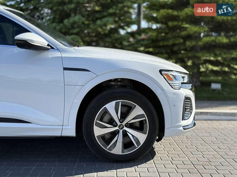 Внедорожник / Кроссовер Audi Q8 e-tron 2023 в Одессе