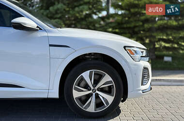 Внедорожник / Кроссовер Audi Q8 e-tron 2023 в 