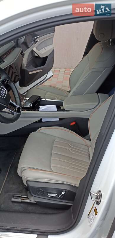 Внедорожник / Кроссовер Audi Q8 e-tron 2023 в Львове фото 24 Внедорожник / Кроссовер Audi Q8 e-tron 2023 в Львове