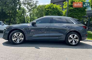 Внедорожник / Кроссовер Audi Q8 e-tron 2024 в 