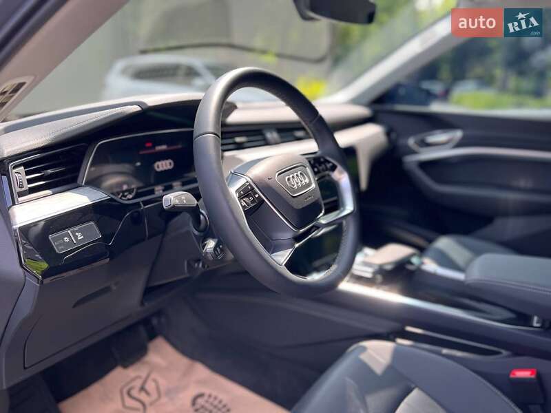 Внедорожник / Кроссовер Audi Q8 e-tron 2024 в Львове