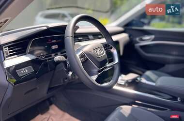 Внедорожник / Кроссовер Audi Q8 e-tron 2024 в 
