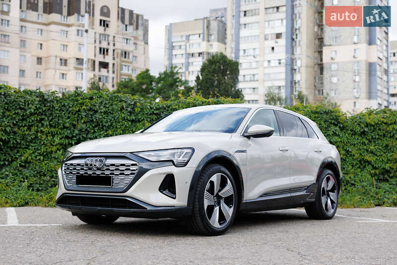 Внедорожник / Кроссовер Audi Q8 e-tron 2024 в Киеве