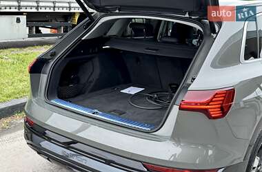 Внедорожник / Кроссовер Audi Q8 e-tron 2024 в 
