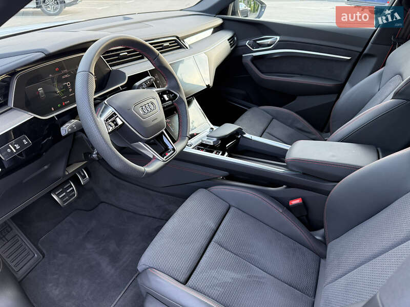Внедорожник / Кроссовер Audi Q8 e-tron 2023 в Киеве