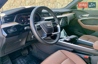 Внедорожник / Кроссовер Audi Q8 e-tron 2023 в 