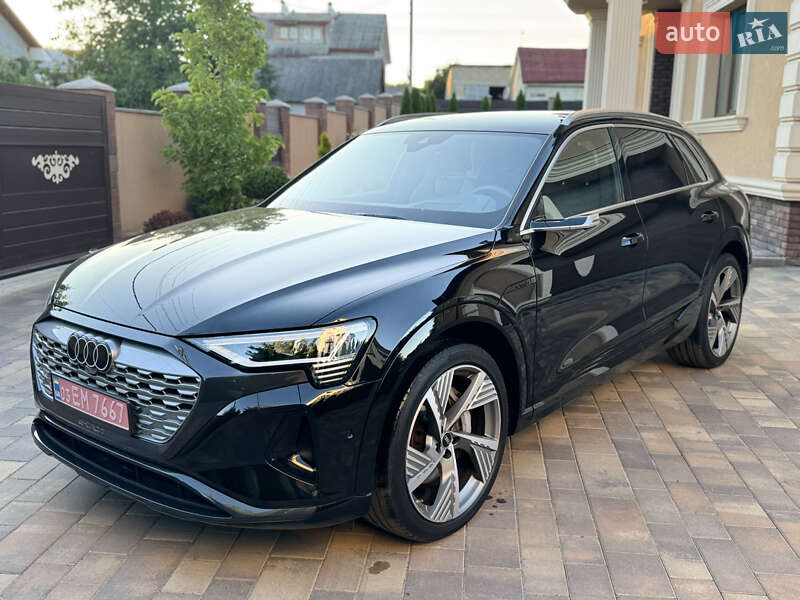 Внедорожник / Кроссовер Audi Q8 e-tron 2023 в Черновцах
