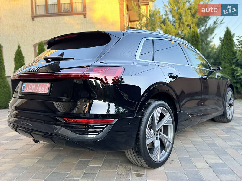 Внедорожник / Кроссовер Audi Q8 e-tron 2023 в Черновцах