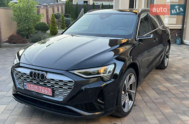 Позашляховик / Кросовер Audi Q8 e-tron 2023 в Чернівцях