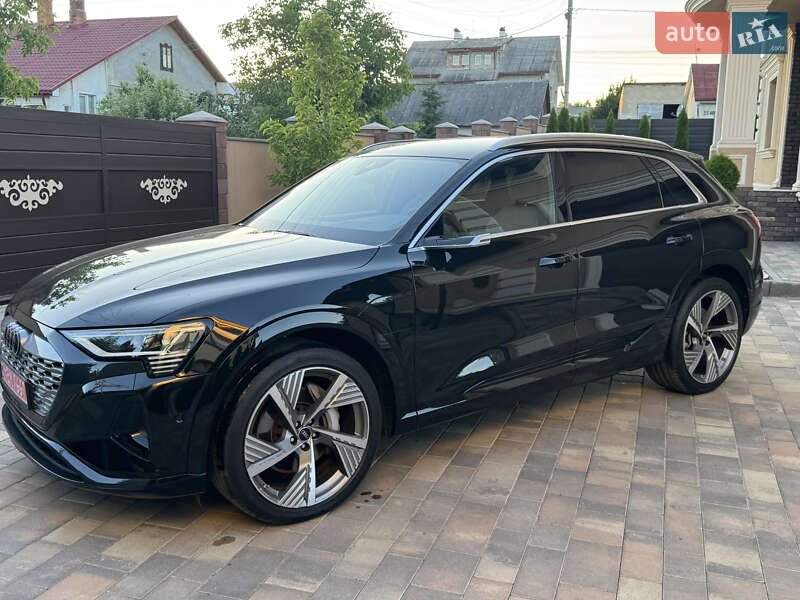 Внедорожник / Кроссовер Audi Q8 e-tron 2023 в Черновцах