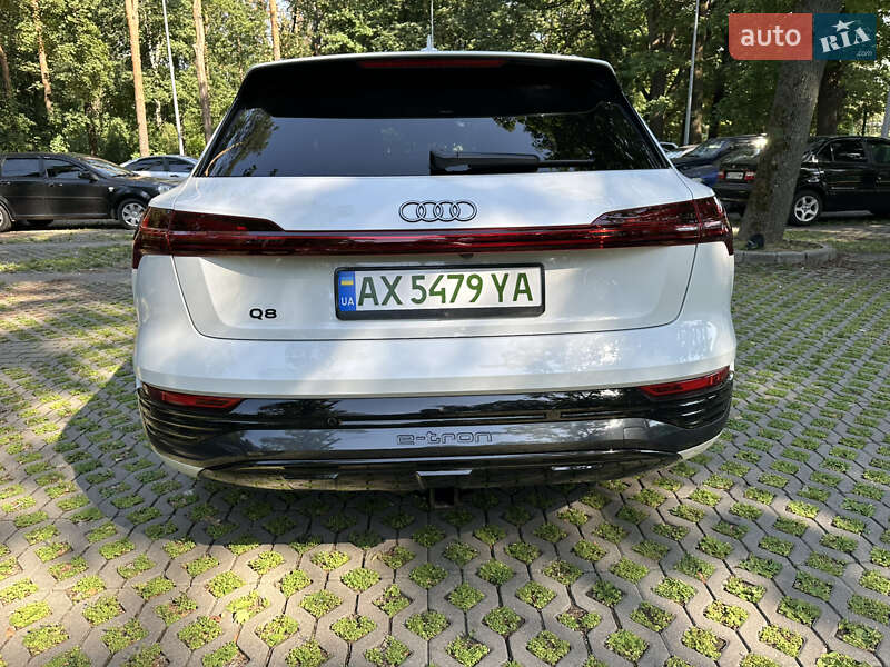 Позашляховик / Кросовер Audi Q8 e-tron 2023 в Харкові