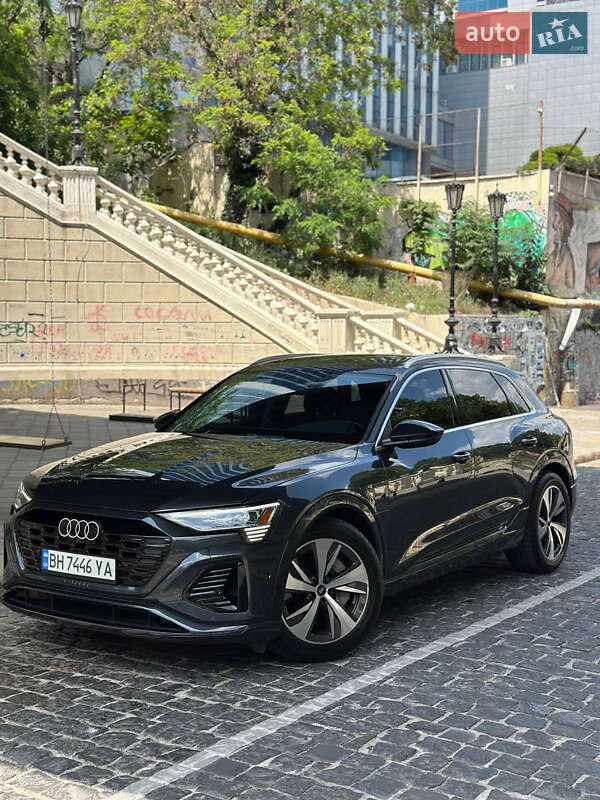 Внедорожник / Кроссовер Audi Q8 e-tron 2023 в Одессе