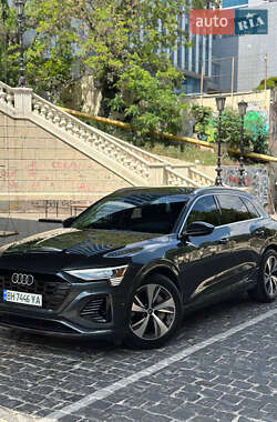 Внедорожник / Кроссовер Audi Q8 e-tron 2023 в 